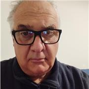 Docente di filosofia e scienze umane impartisce lezioni di filosofia e scienze umane per studenti dei licei e scuole umanistiche